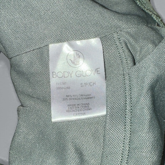 Body Glove Pam V-Neck One-Piece Swimsuit - Picture 4 of 5